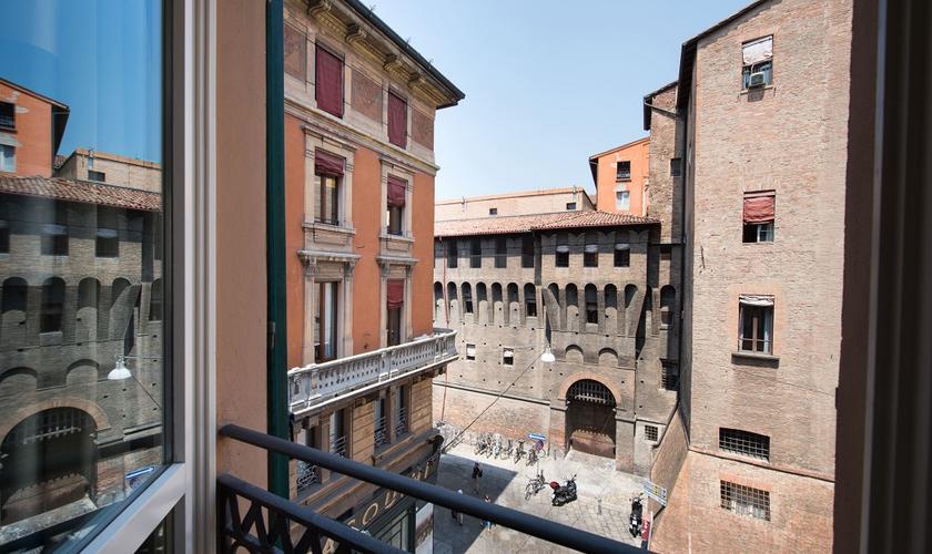 Camera Deluxe Art Hotel Orologio Bologna Camera Deluxe Art Hotel Orologio Bologna